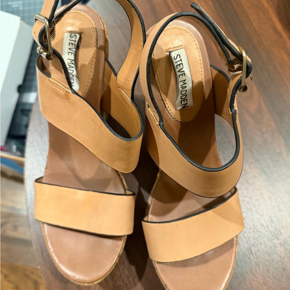 Steve Madden Esme Tan Wedge Sandals, Size 8.5